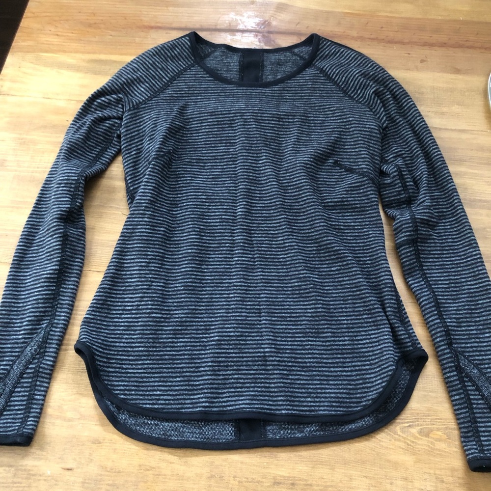 Lululemon long sleeve running top